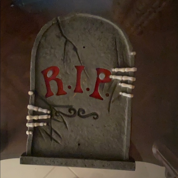 Halloween RIP Tombstone Sign/ Plaque - Picture 4 of 4